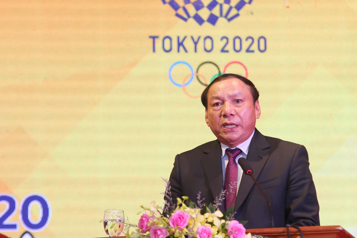 Bộ trưởng Nguyễn Văn Hùng chúc mừng VĐV Lê Văn Công giành HCB Paralympic Tokyo